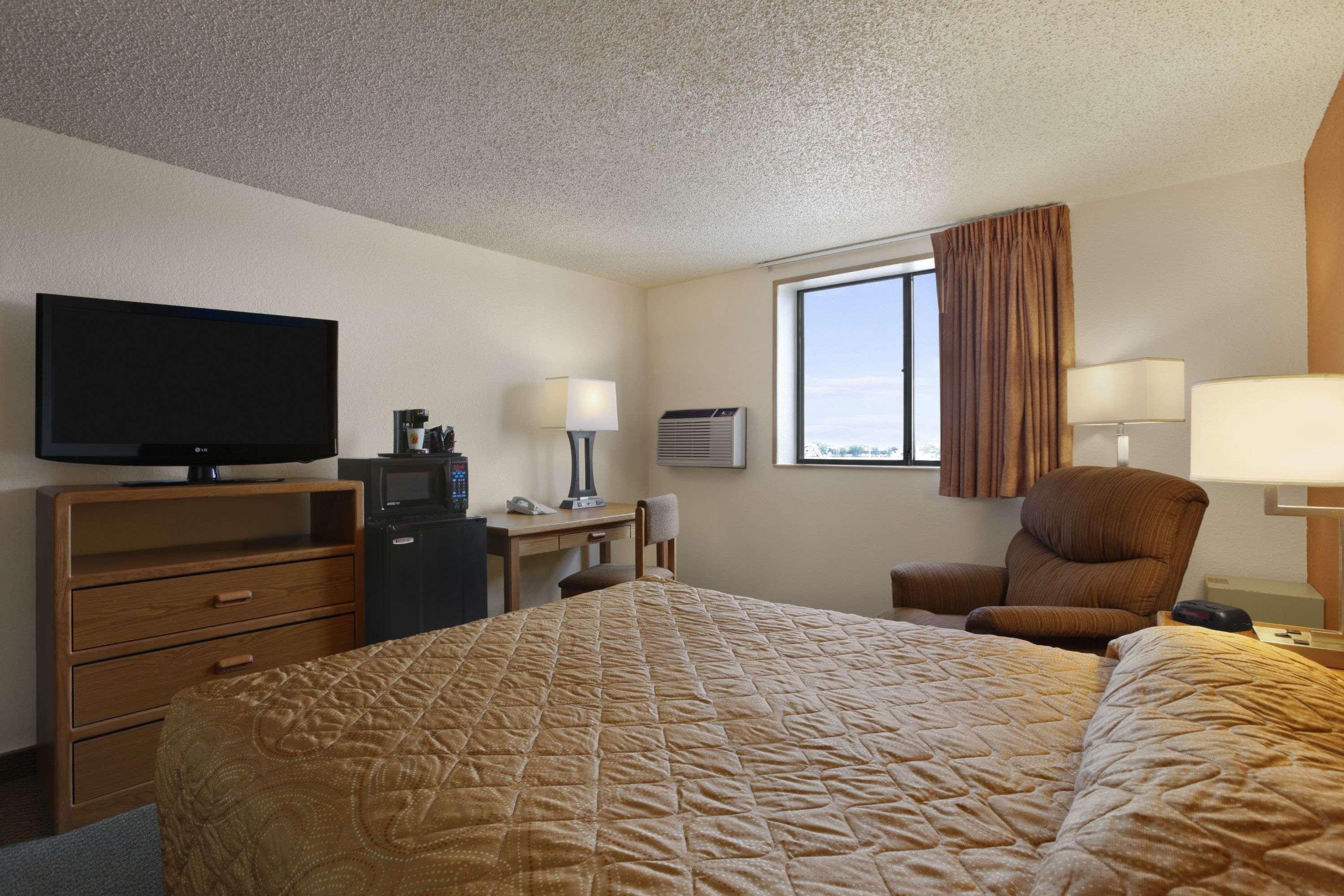 Hotel Super 8 By Wyndham Cheyenne Wy Exterior foto