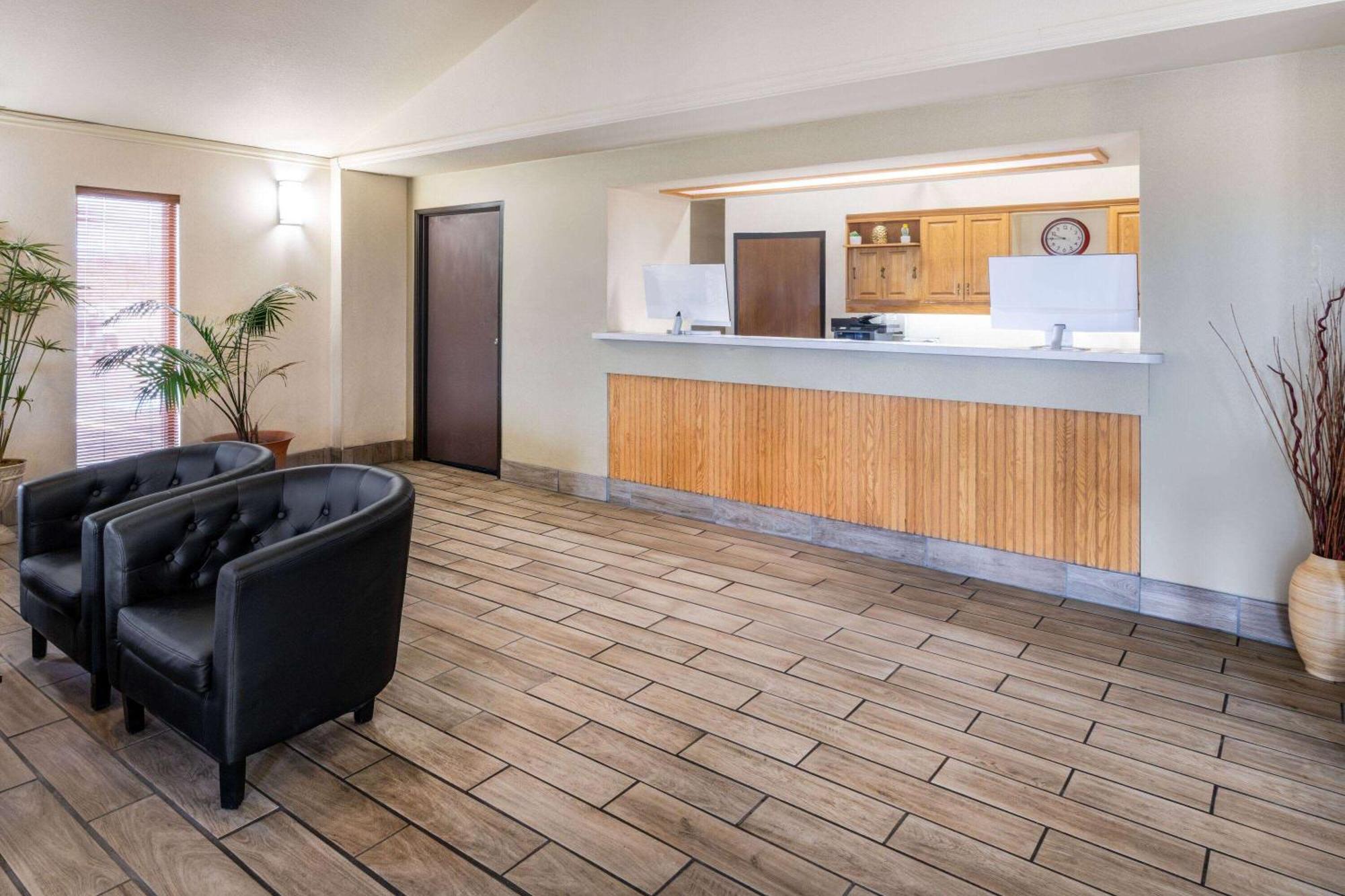 Hotel Super 8 By Wyndham Cheyenne Wy Exterior foto